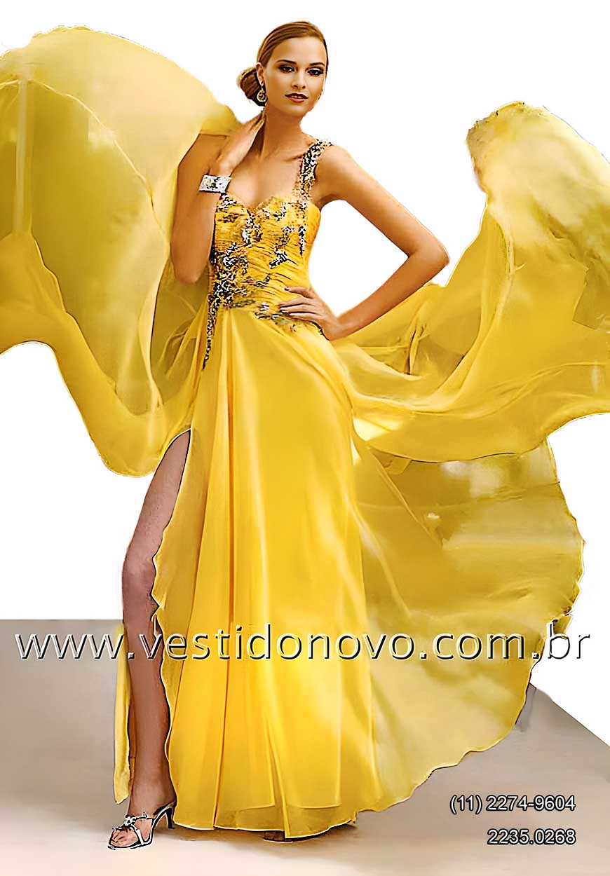 vestido de festa amarelo, plus size, em seda pura com fenda lateral, pedraria e brilho no busto So Paulo